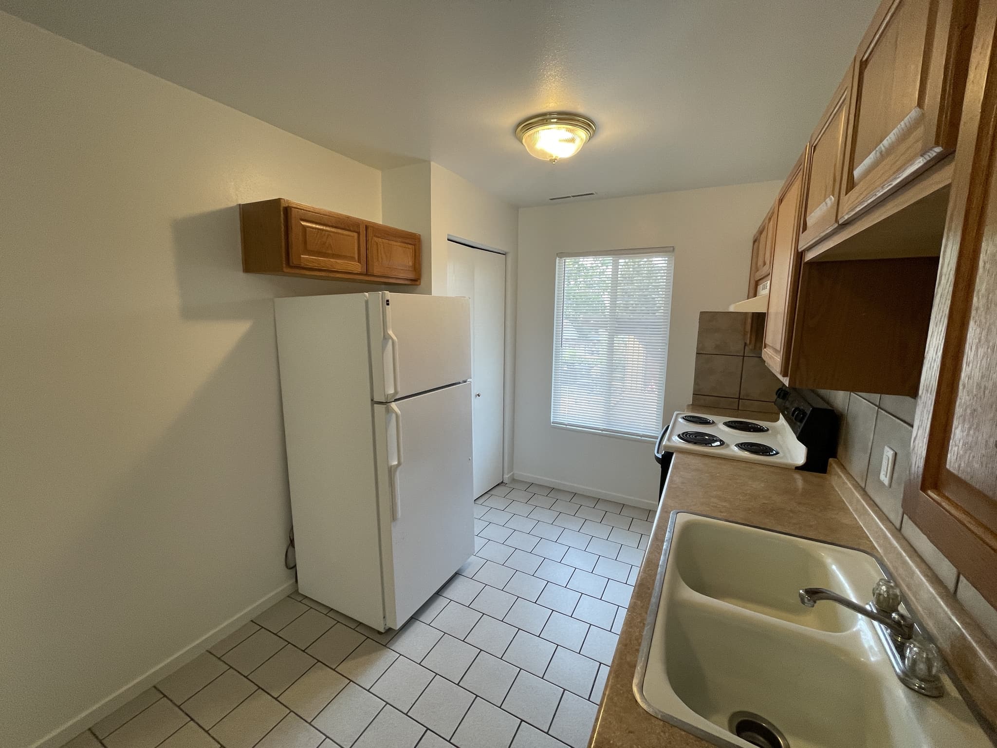Bountiful Townhome: 898 W 4100 S
