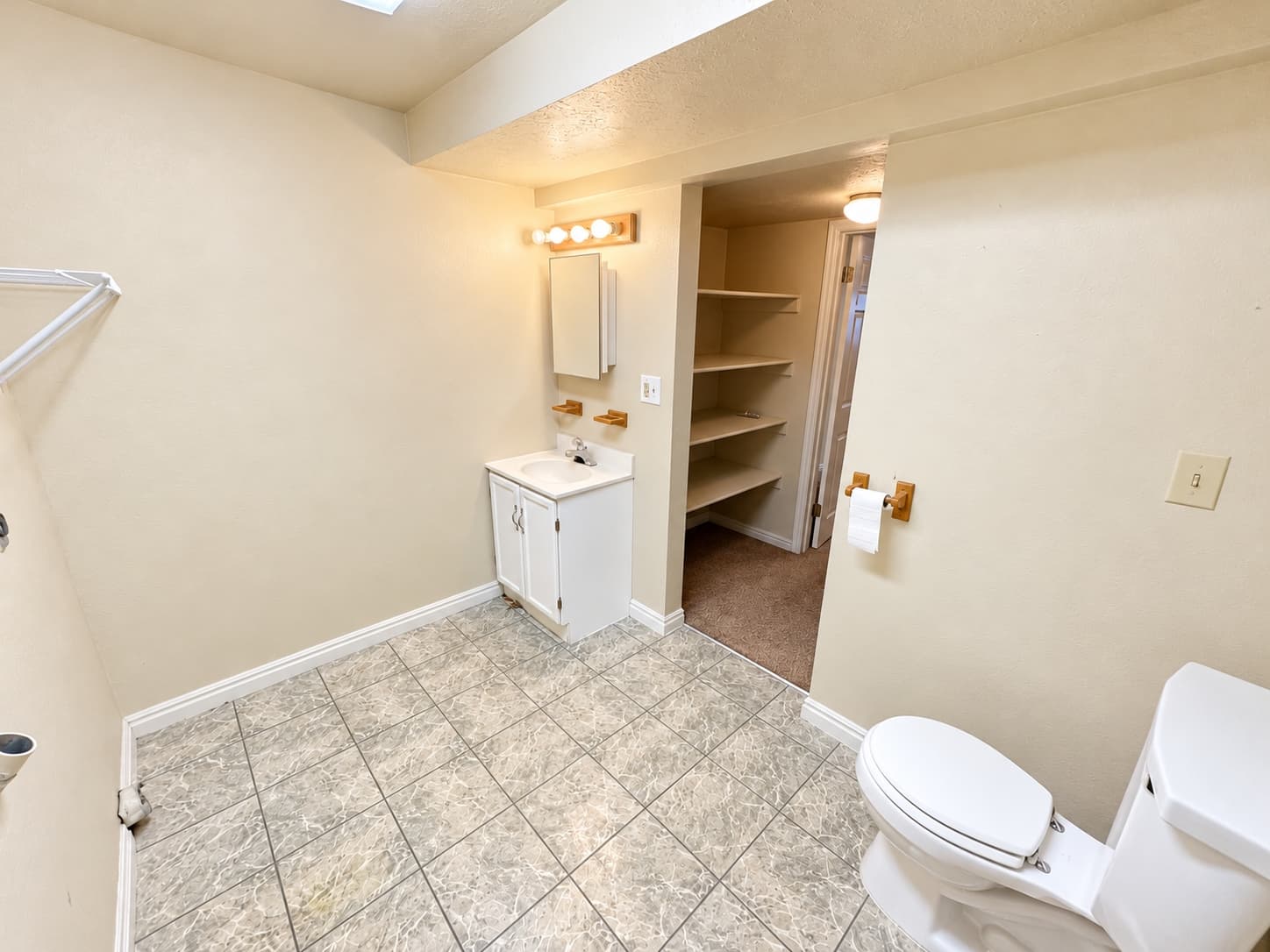 Bountiful Townhome: 393 W 200 N