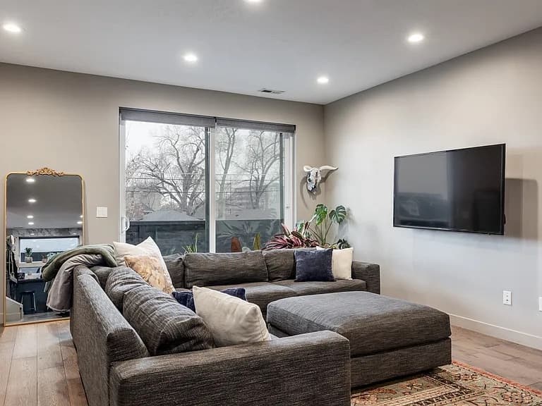 Salt Lake City Condo: 826 S West Temple