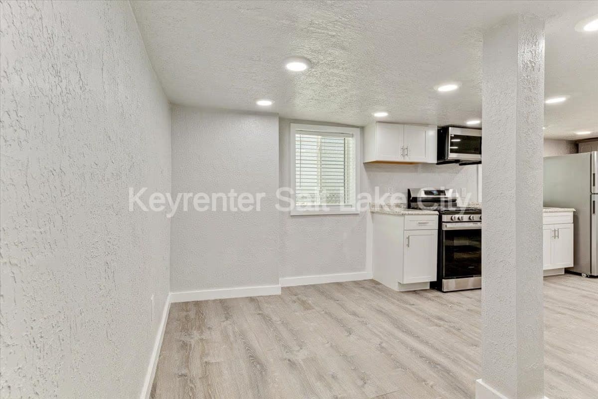 Salt Lake City In-Law/Basement: 672 S 200 W