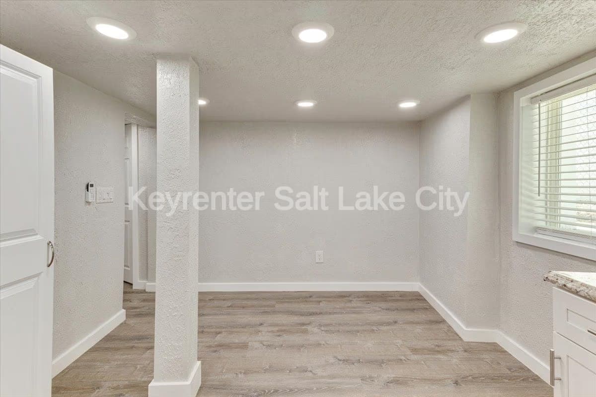 Salt Lake City In-Law/Basement: 672 S 200 W