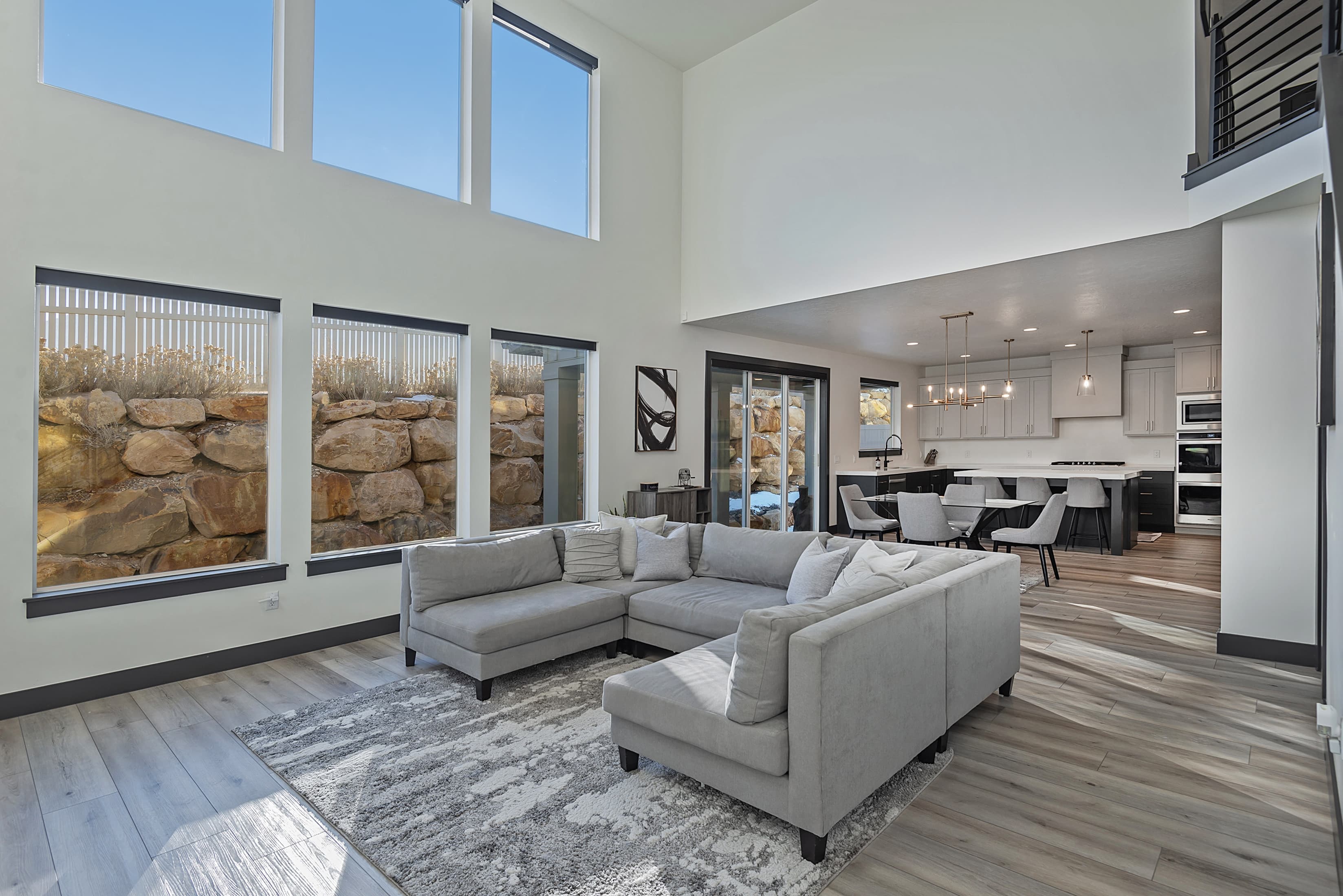 Saratoga Springs House: 423 W Red Wolf Dr