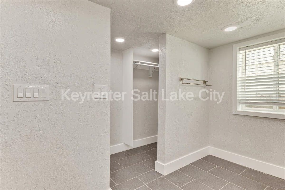 Salt Lake City In-Law/Basement: 672 S 200 W