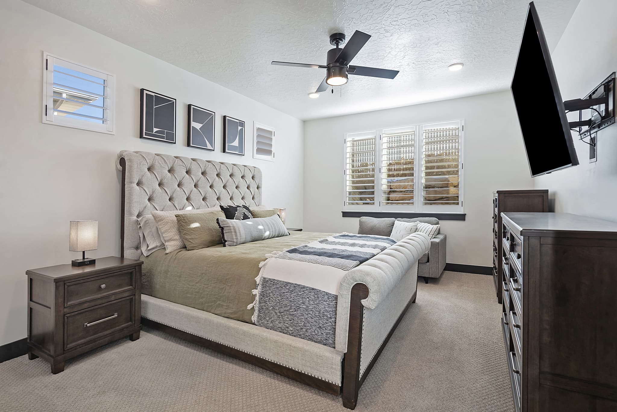 Saratoga Springs House: 423 W Red Wolf Dr