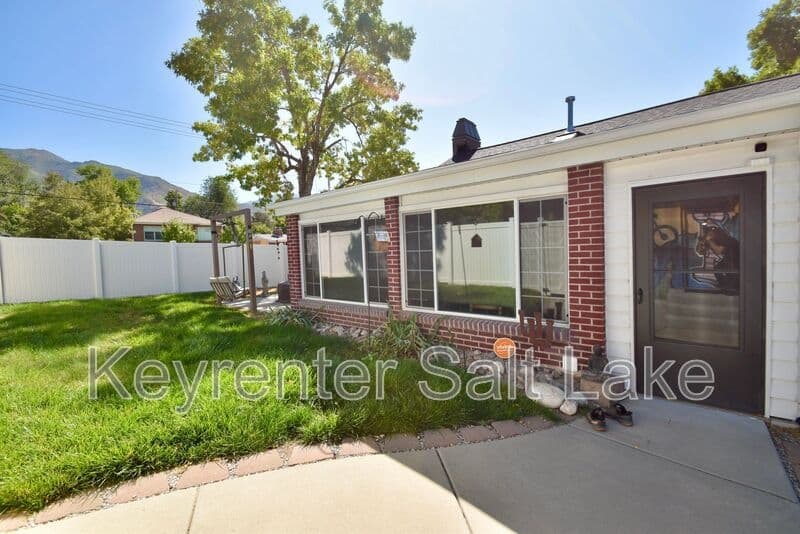 Salt Lake City In-Law/Basement: 2689 E Barbey Dr