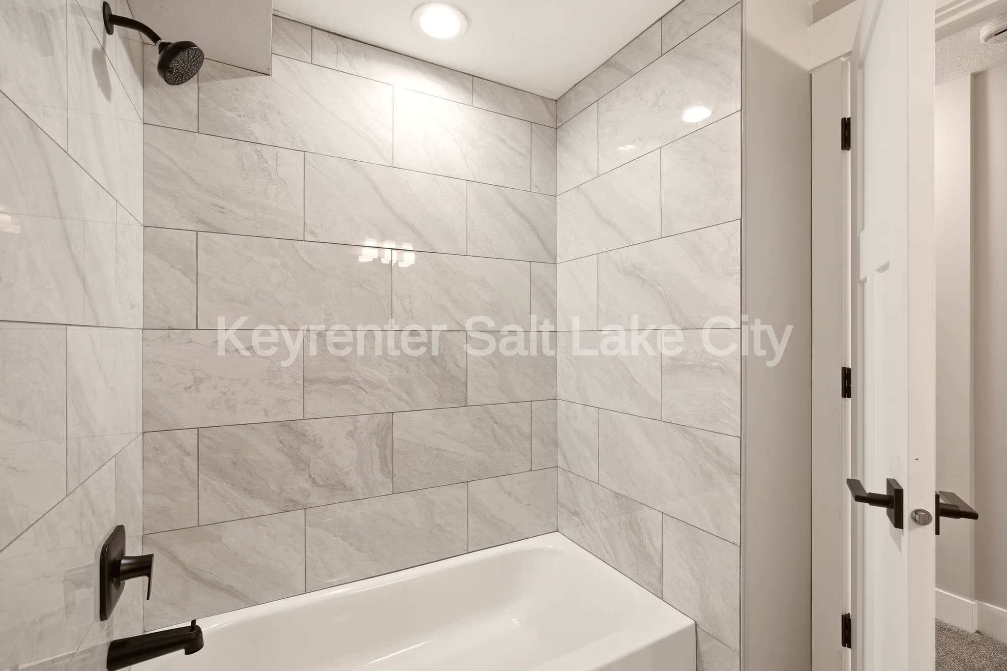 West Jordan House: 9156 S River Ridge Dr
