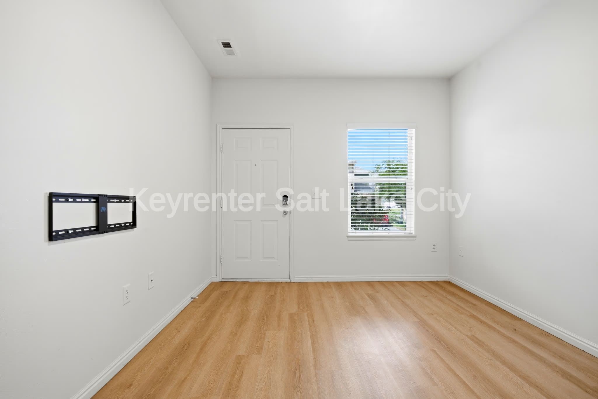 Herriman Townhome: 14493 S Stone Stream St