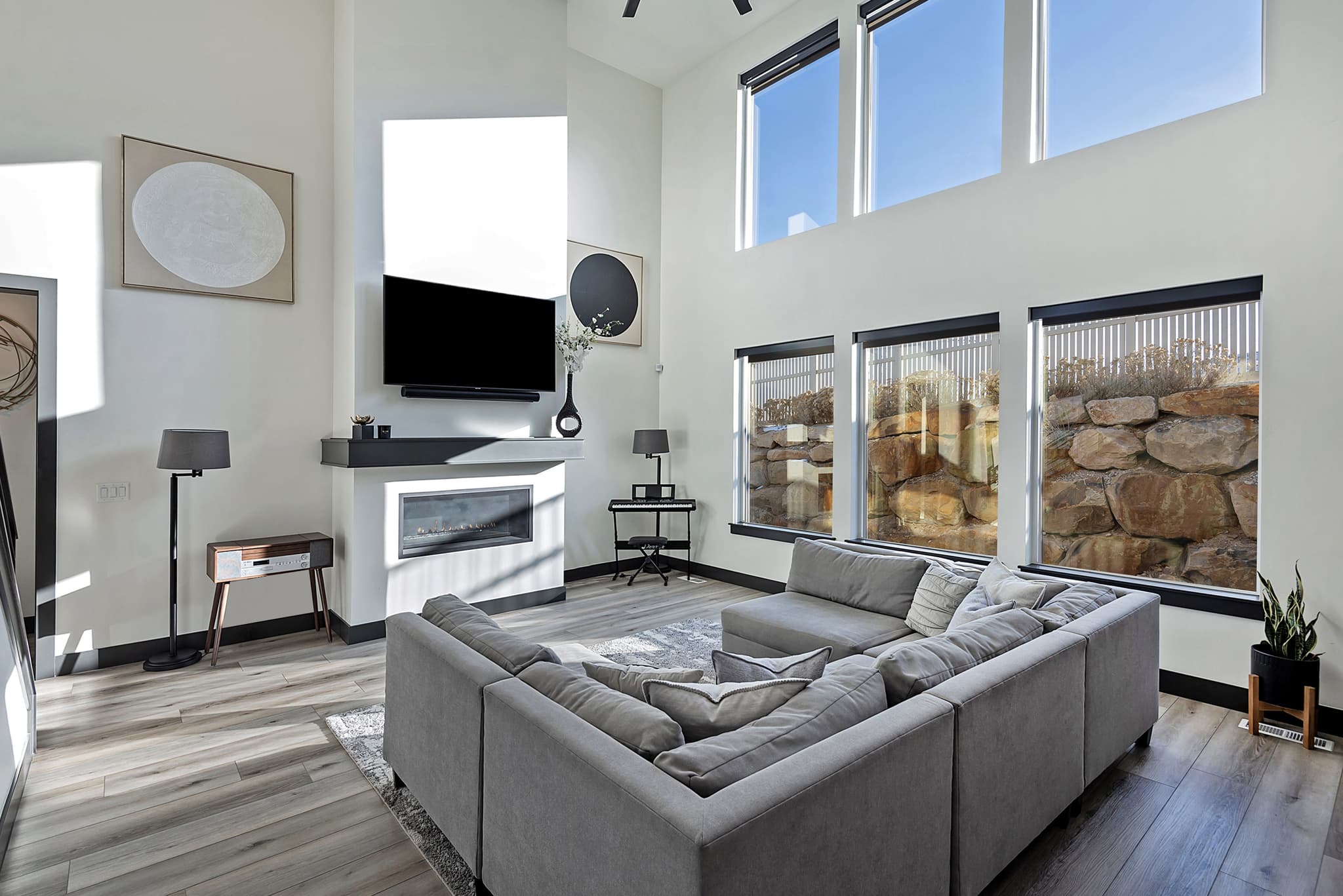Saratoga Springs House: 423 W Red Wolf Dr