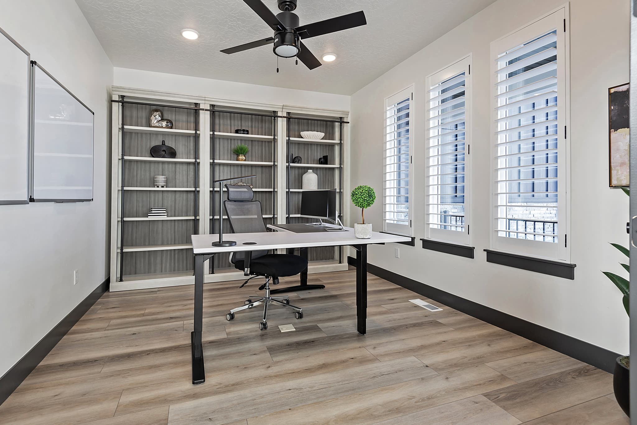 Saratoga Springs House: 423 W Red Wolf Dr