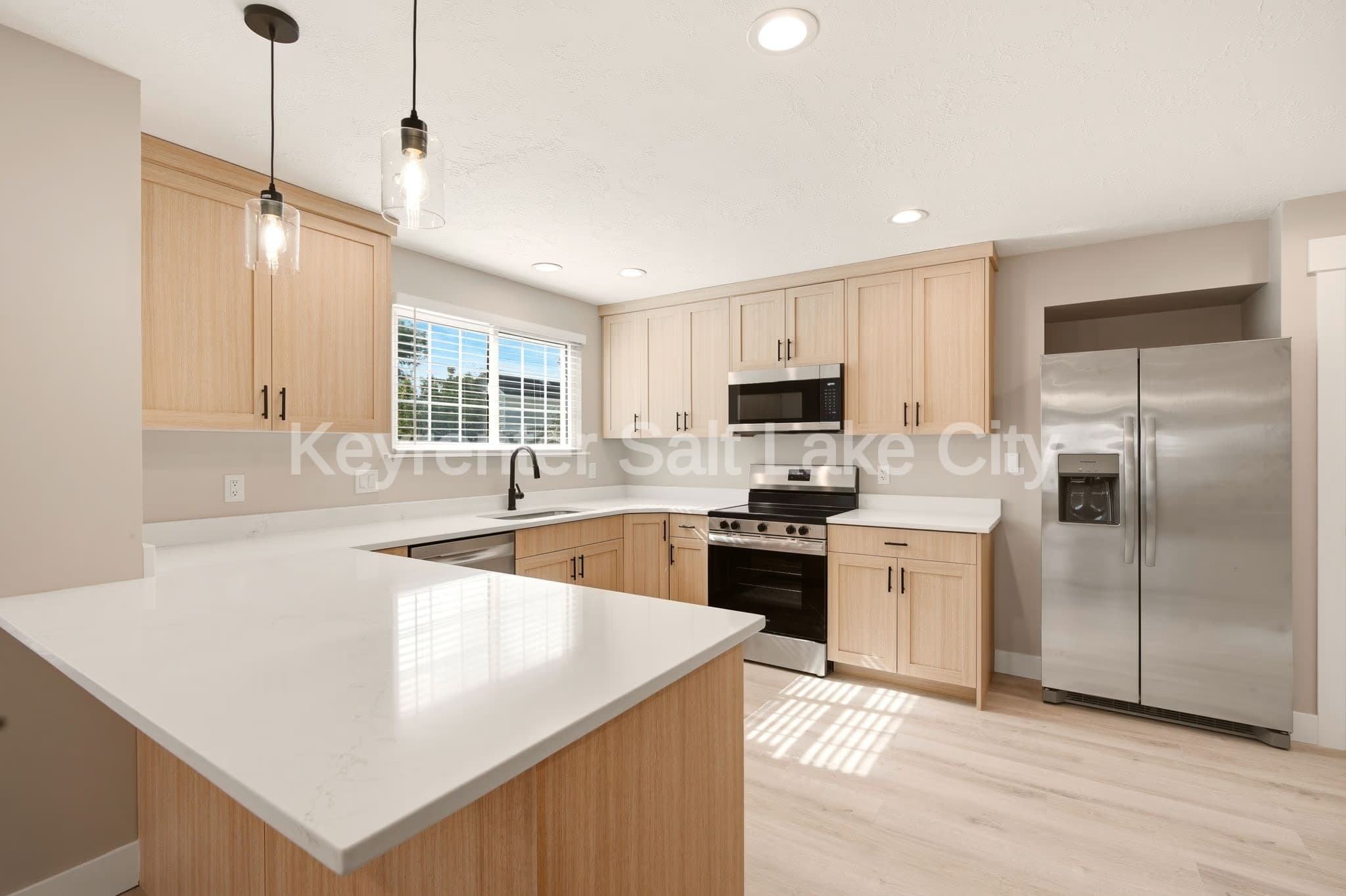 West Jordan House: 9156 S River Ridge Dr