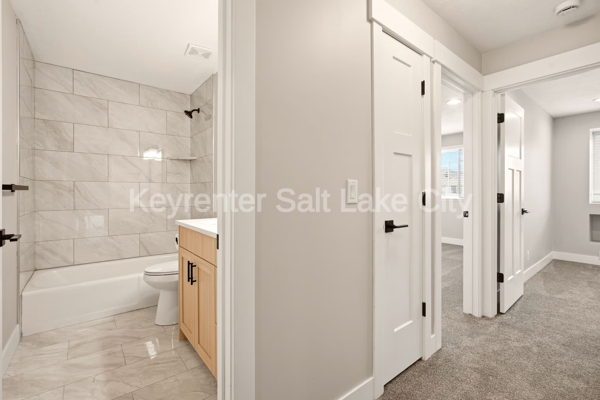 West Jordan House: 9156 S River Ridge Dr