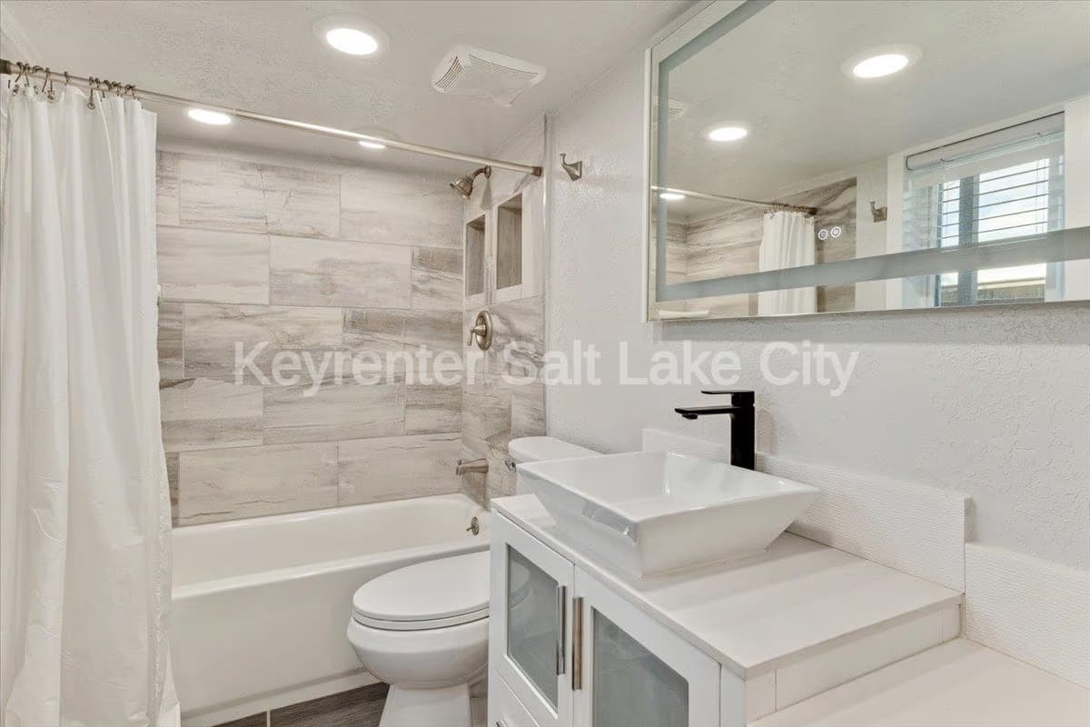 Salt Lake City In-Law/Basement: 672 S 200 W