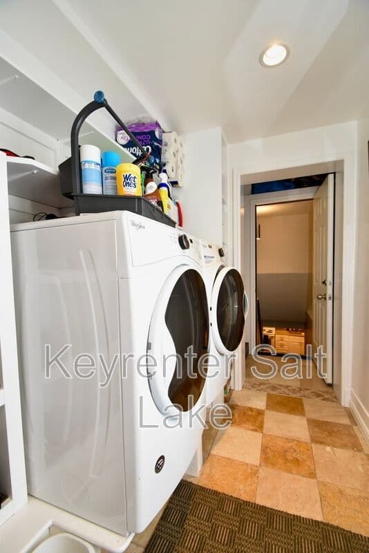 Salt Lake City In-Law/Basement: 2689 E Barbey Dr