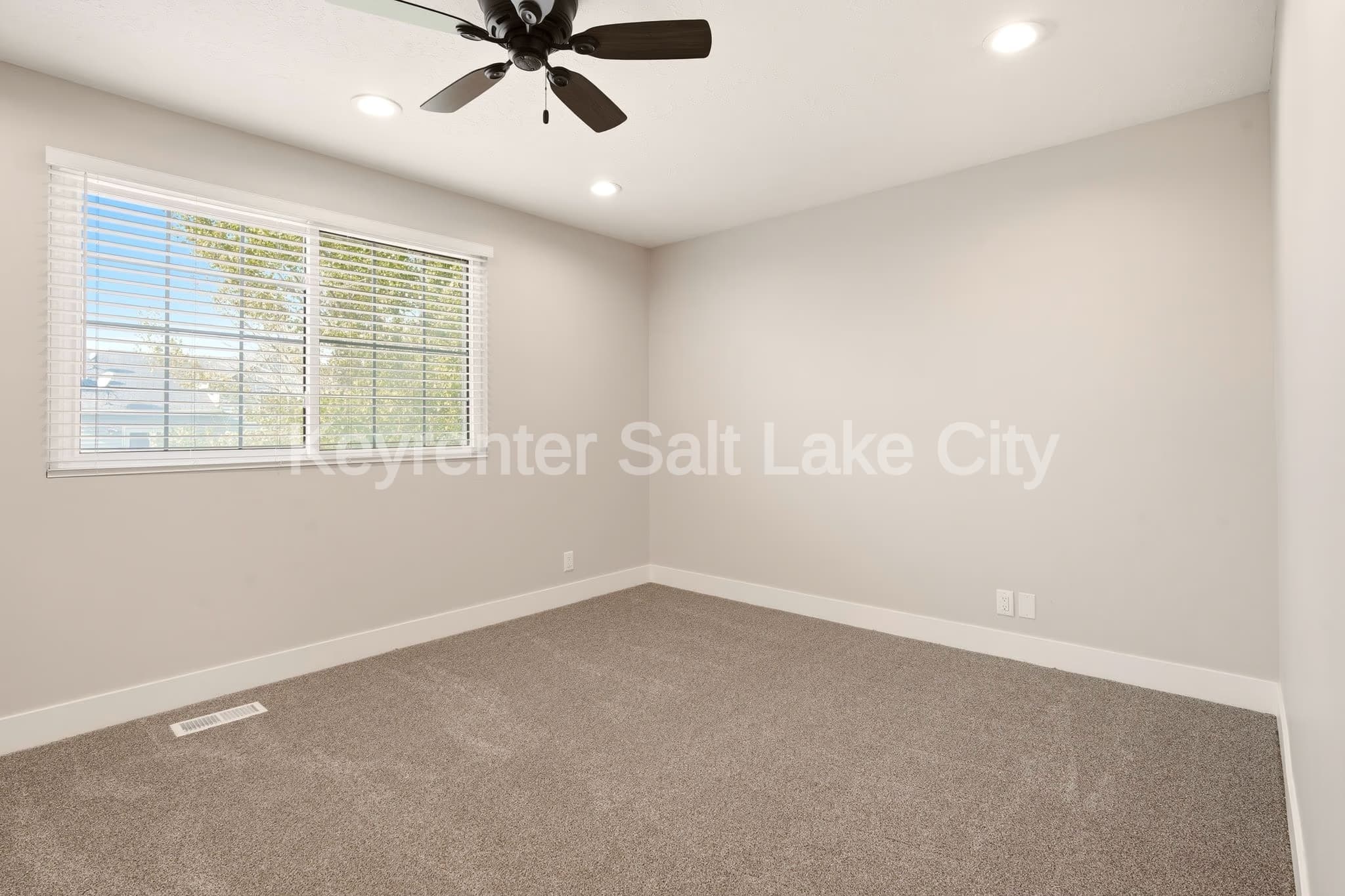 West Jordan House: 9156 S River Ridge Dr