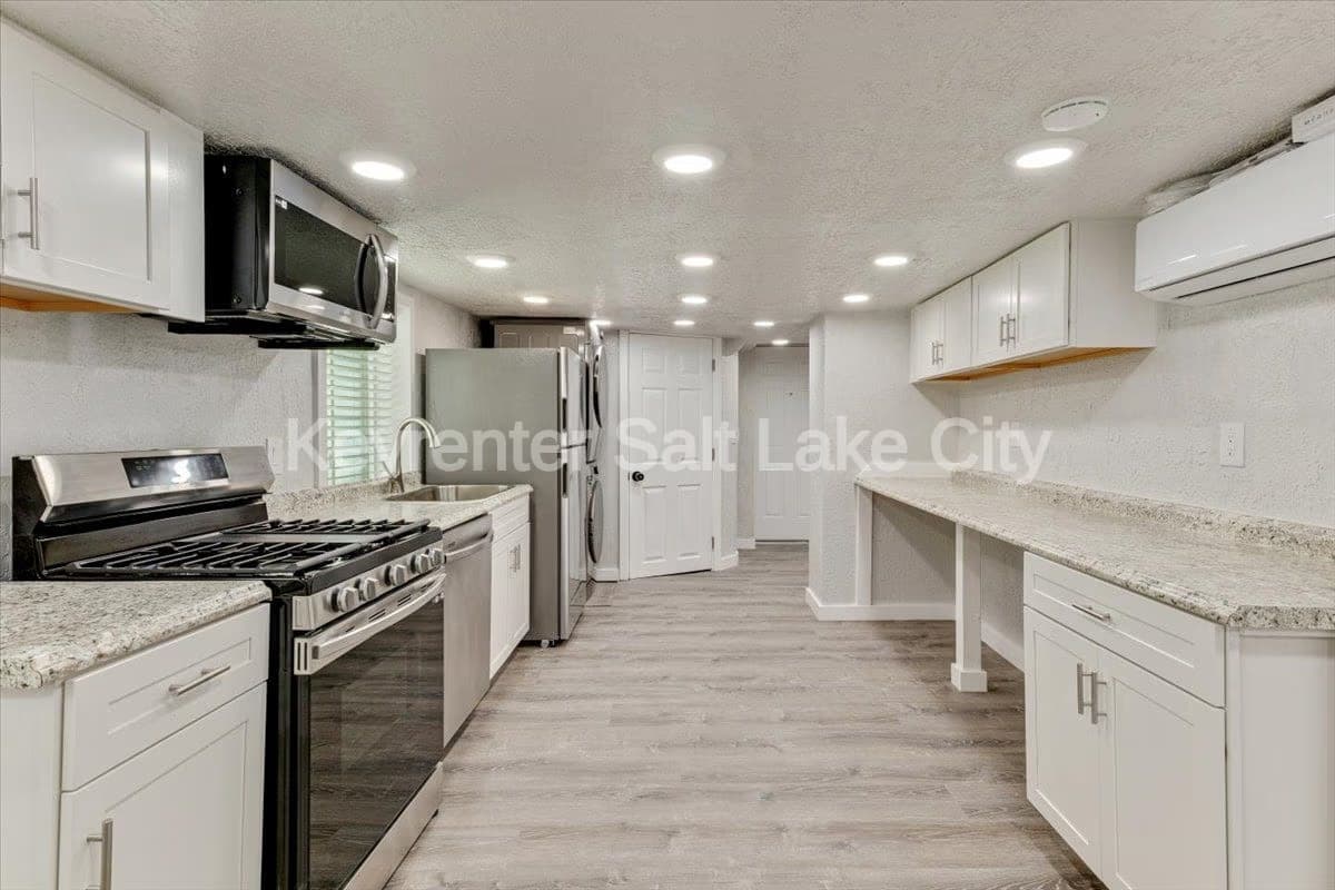 Salt Lake City In-Law/Basement: 672 S 200 W