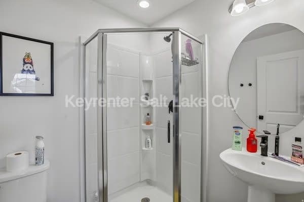 West Jordan Townhome: 7077 W Owens View Way