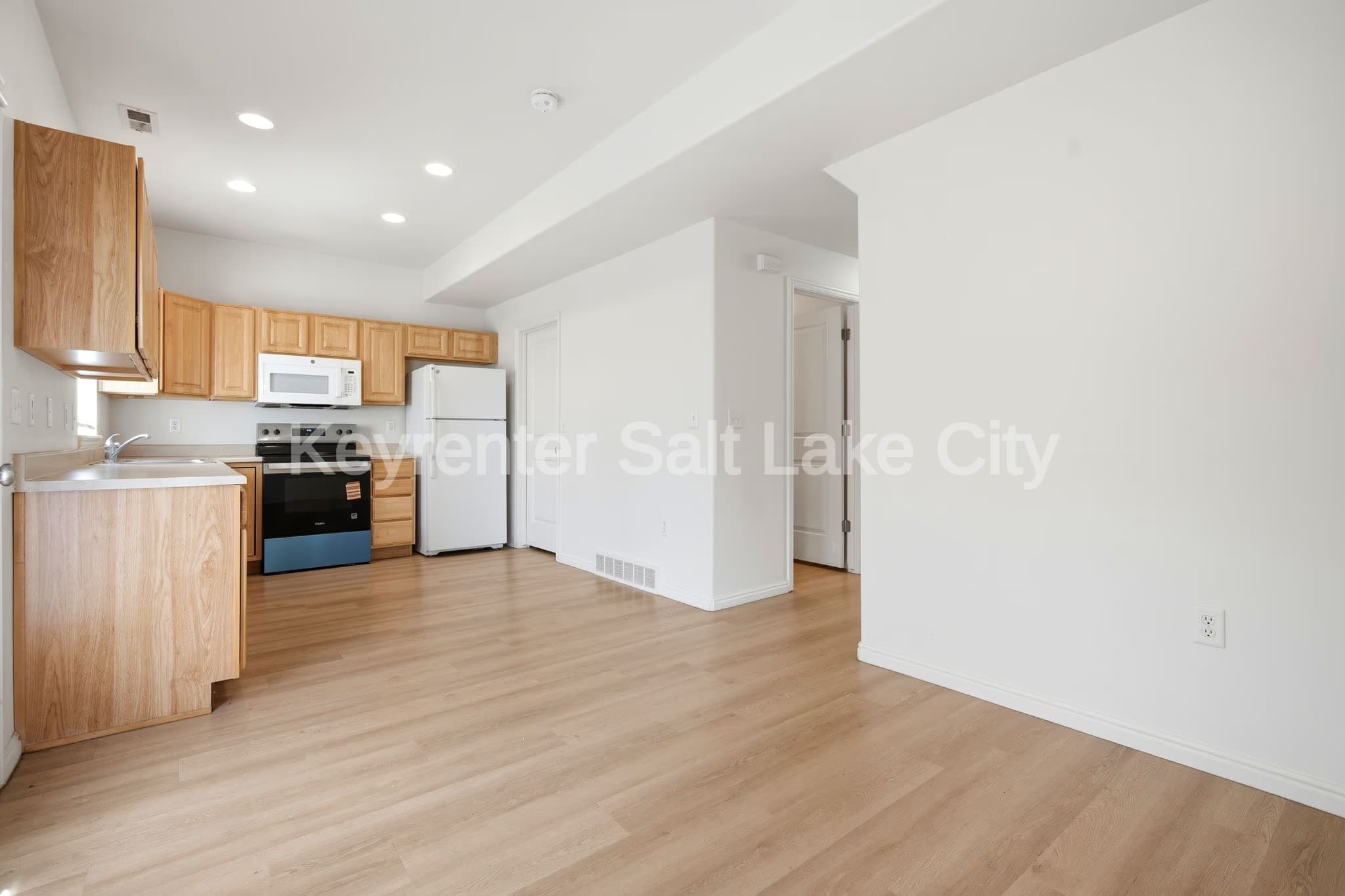 Herriman Townhome: 14493 S Stone Stream St