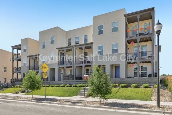 West Jordan Townhome: 7077 W Owens View Way