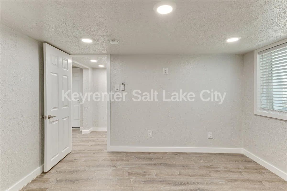 Salt Lake City In-Law/Basement: 672 S 200 W