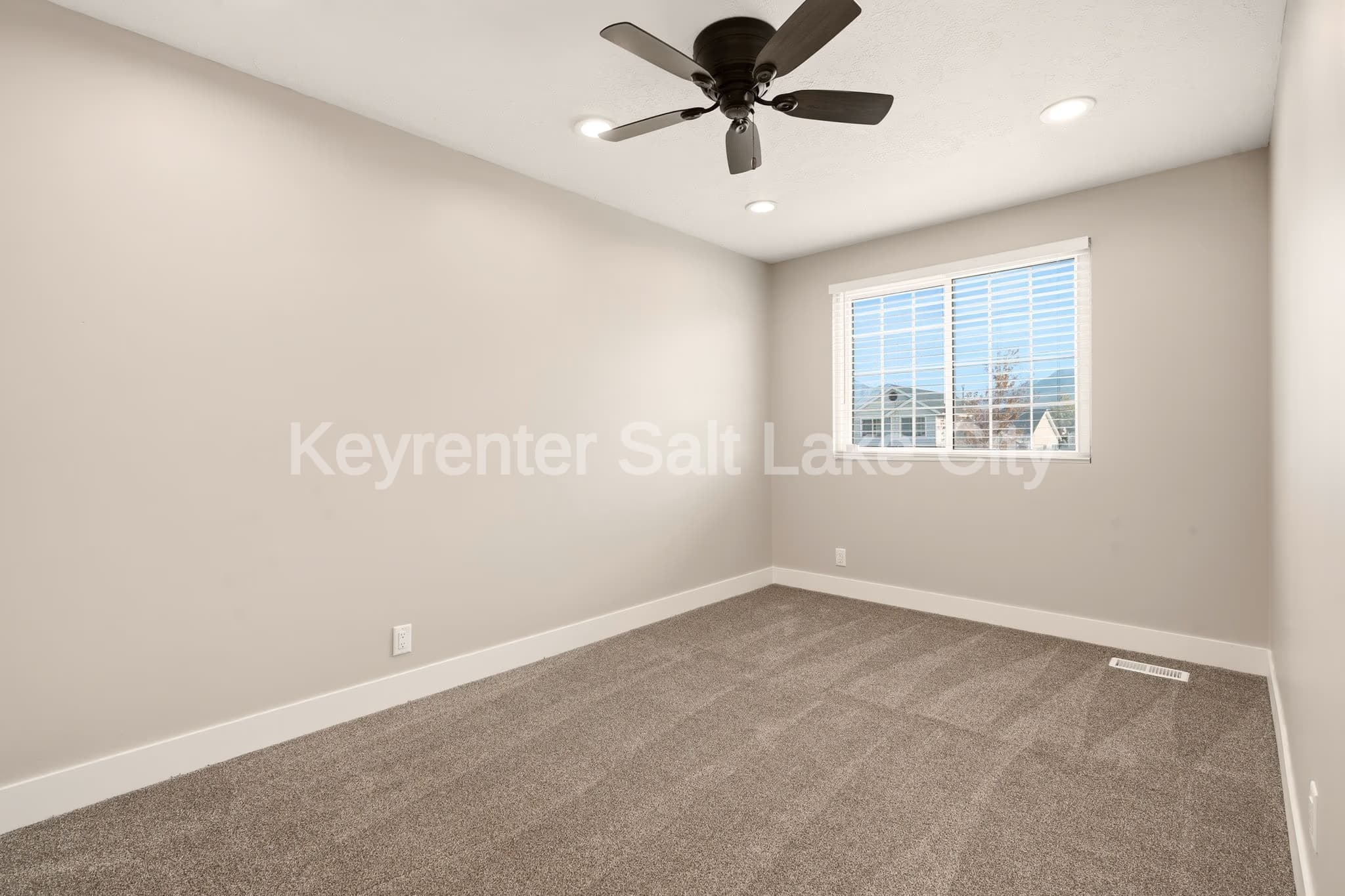West Jordan House: 9156 S River Ridge Dr