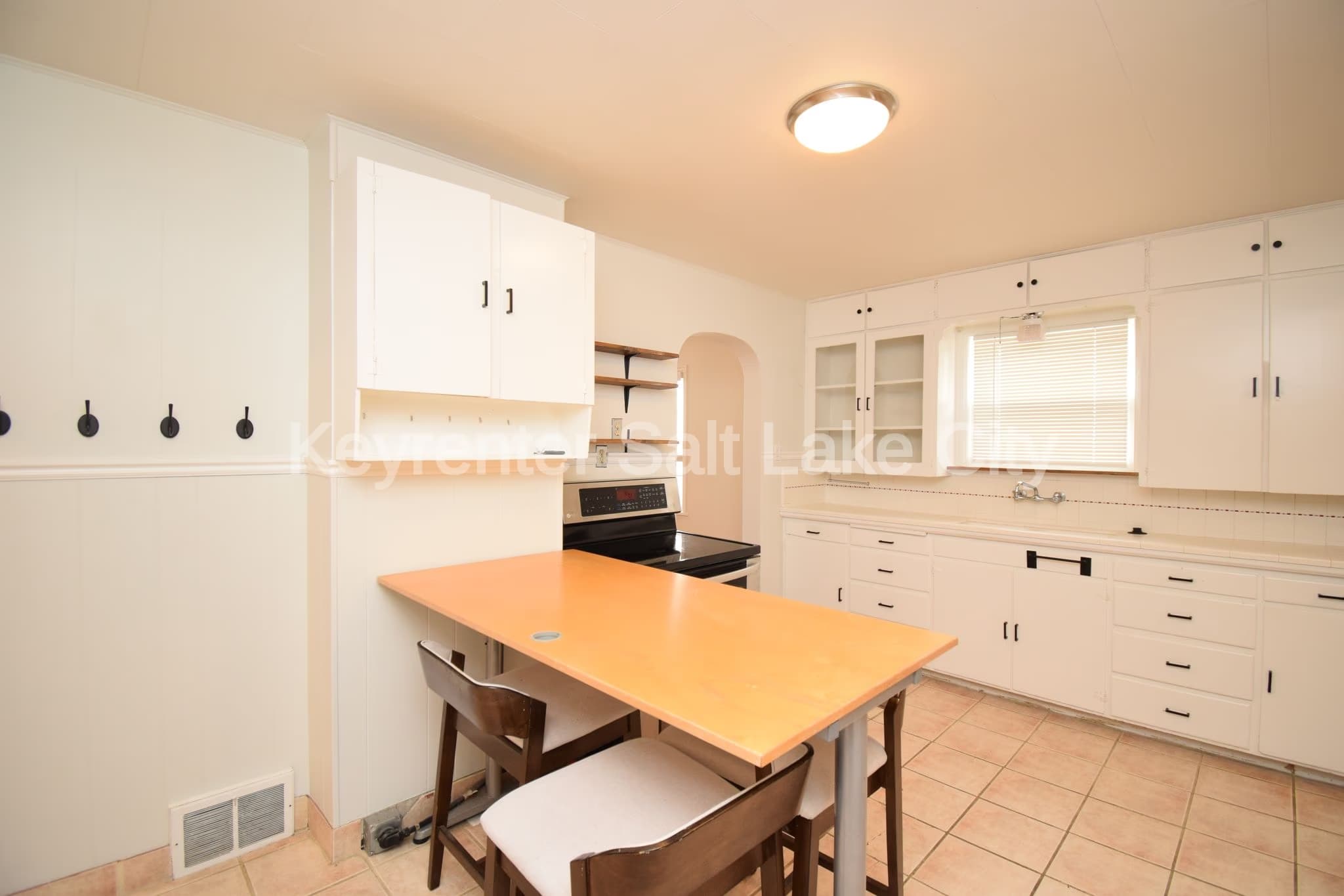 Salt Lake City House: 5806 S Highland Dr