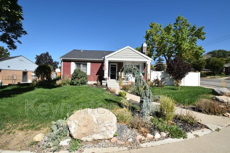 Salt Lake City In-Law/Basement: 2689 E Barbey Dr