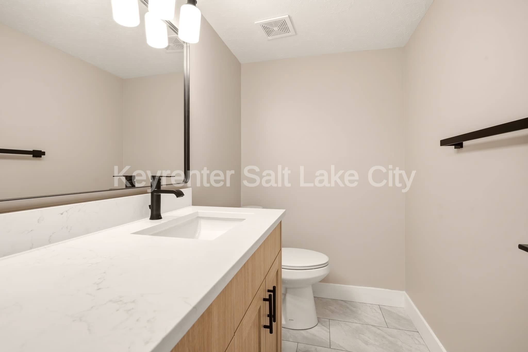 West Jordan House: 9156 S River Ridge Dr