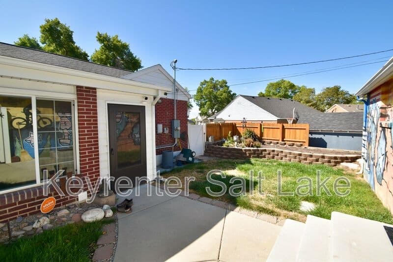 Salt Lake City In-Law/Basement: 2689 E Barbey Dr