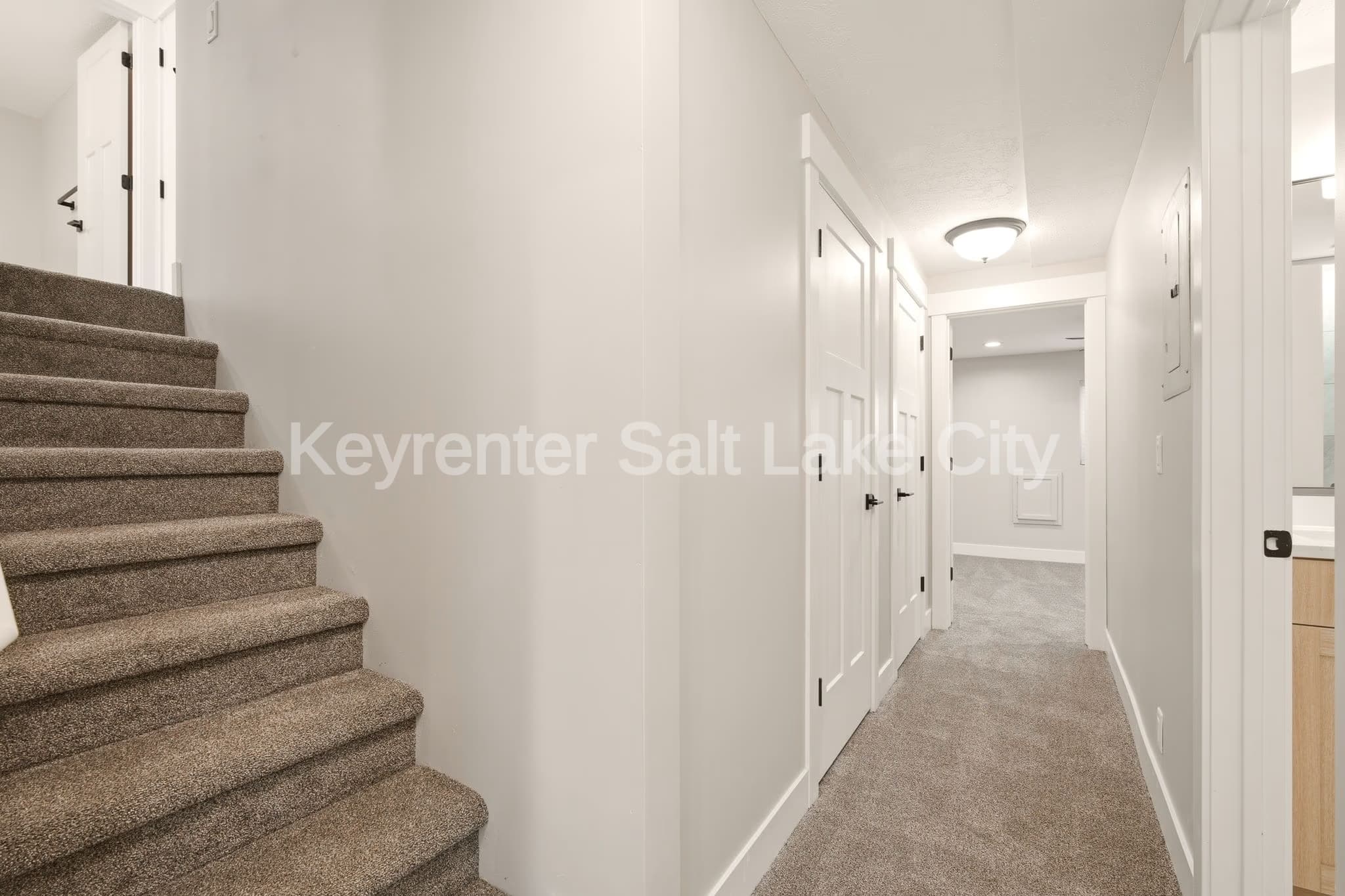 West Jordan House: 9156 S River Ridge Dr