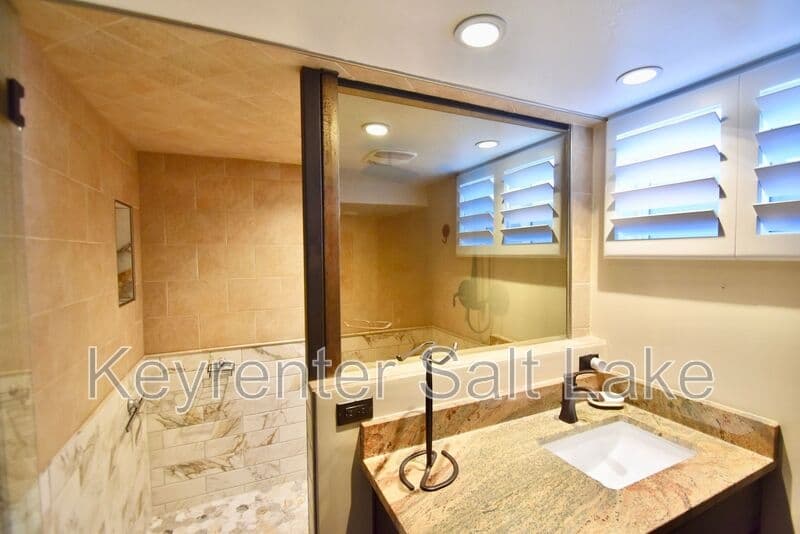 Salt Lake City In-Law/Basement: 2689 E Barbey Dr