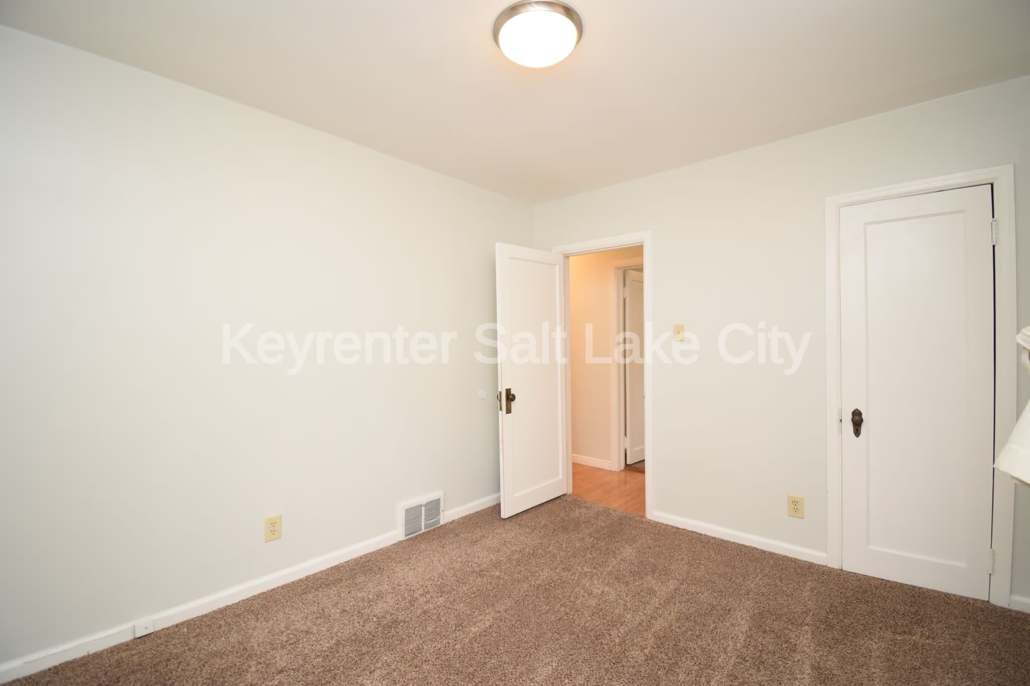 Salt Lake City House: 5806 S Highland Dr