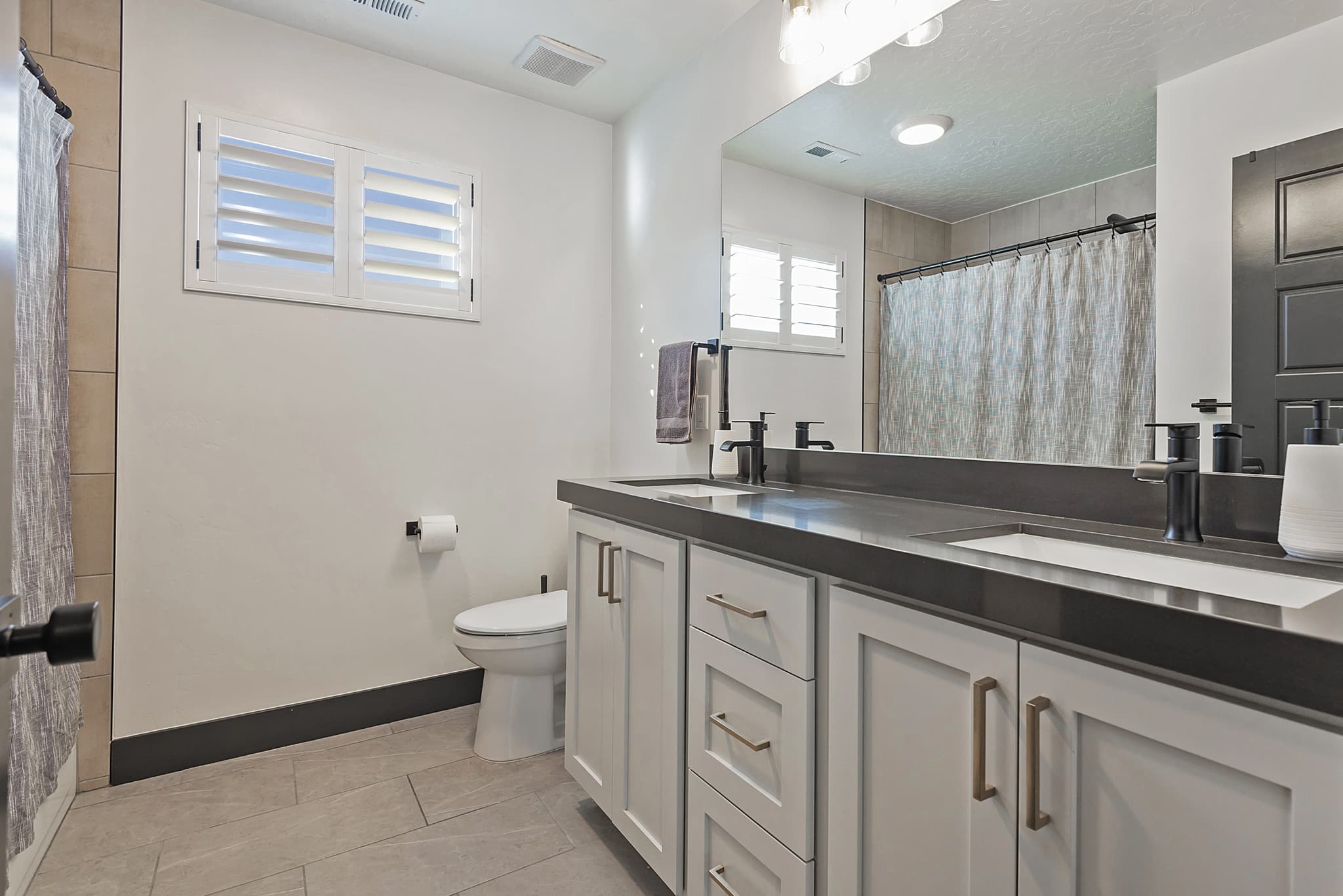 Saratoga Springs House: 423 W Red Wolf Dr