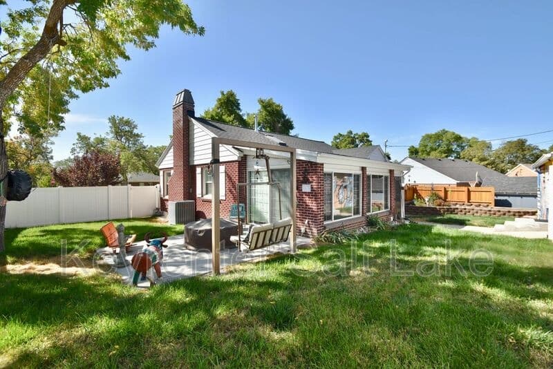 Salt Lake City In-Law/Basement: 2689 E Barbey Dr