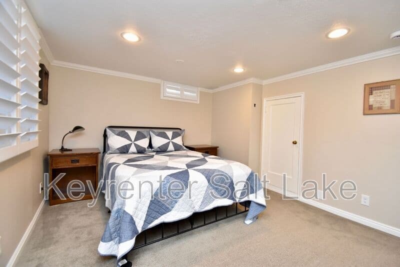 Salt Lake City In-Law/Basement: 2689 E Barbey Dr