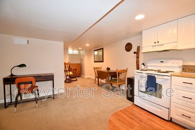 Salt Lake City In-Law/Basement: 2689 E Barbey Dr