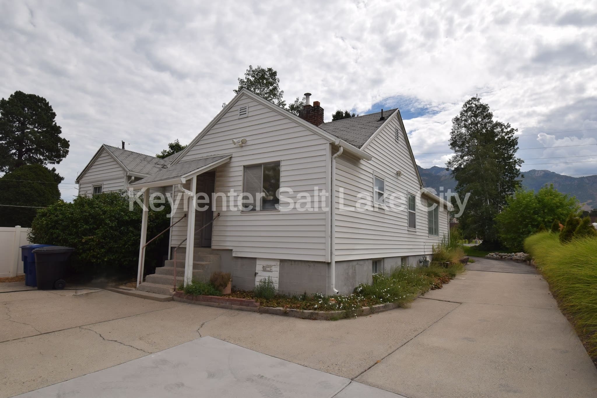 Salt Lake City House: 5806 S Highland Dr