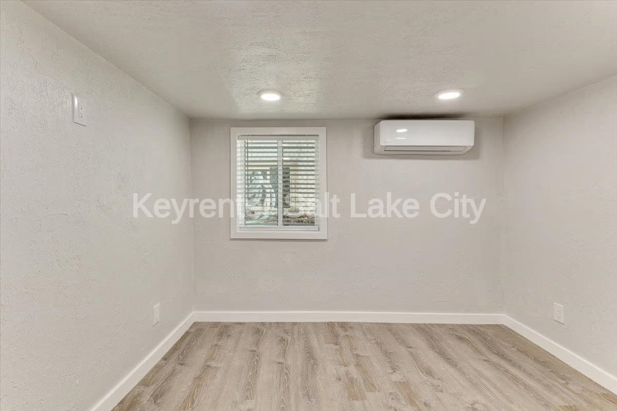 Salt Lake City In-Law/Basement: 672 S 200 W
