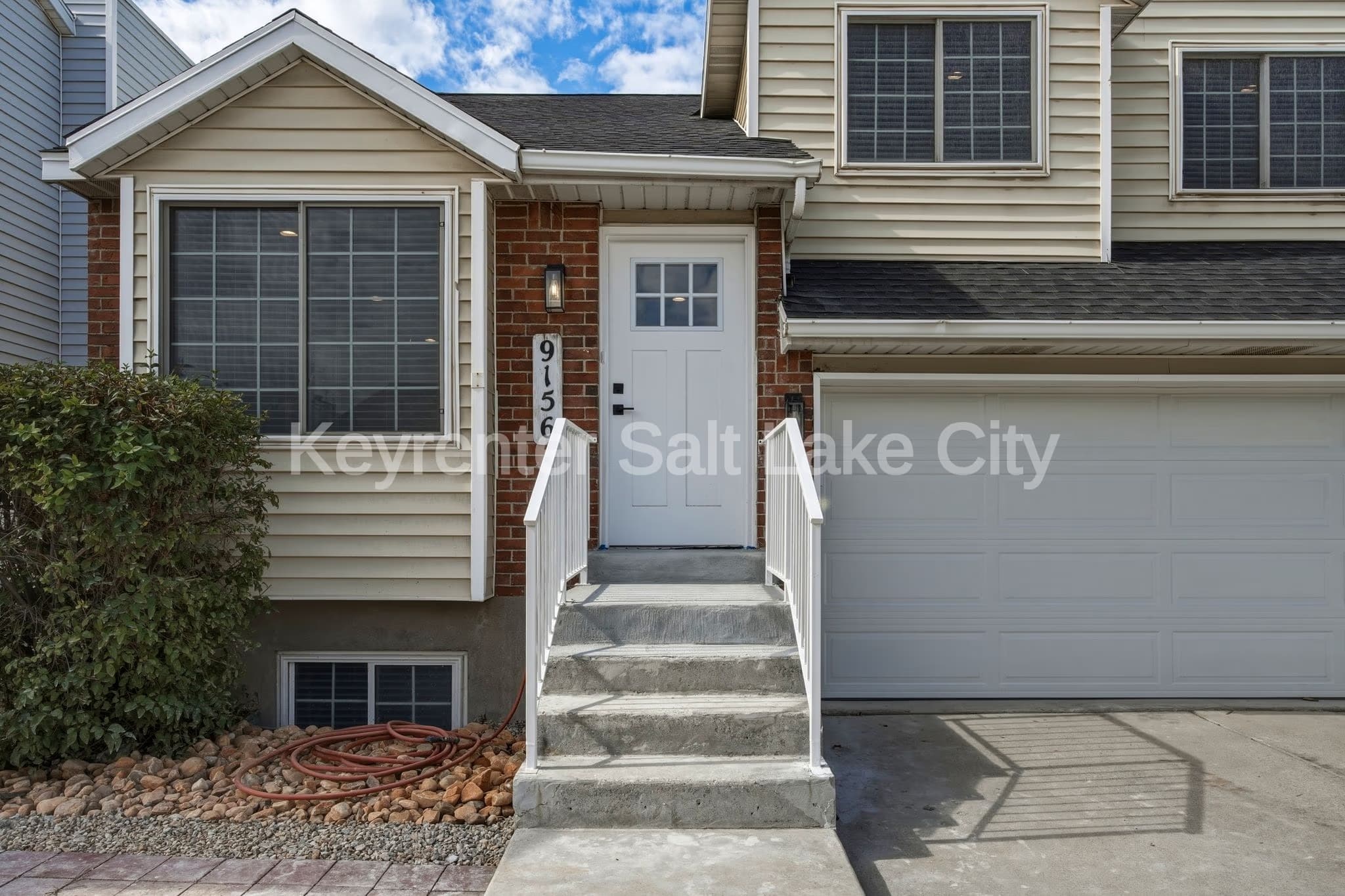 West Jordan House: 9156 S River Ridge Dr