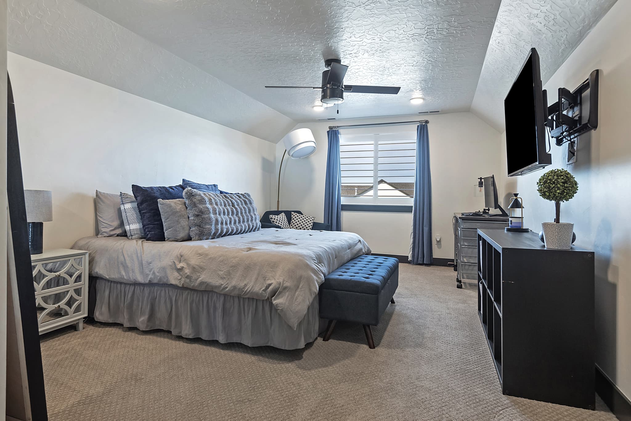 Saratoga Springs House: 423 W Red Wolf Dr