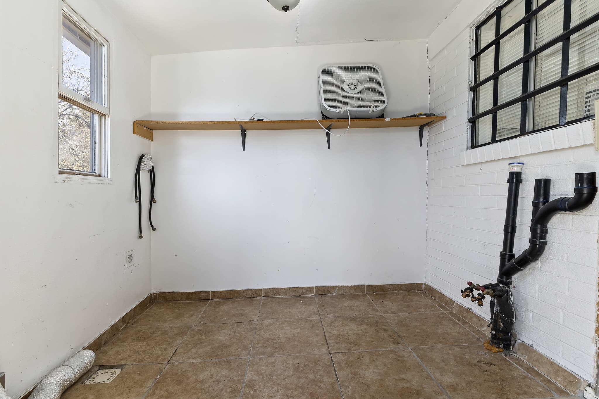 Salt Lake City House: 443 N Dorothea Way
