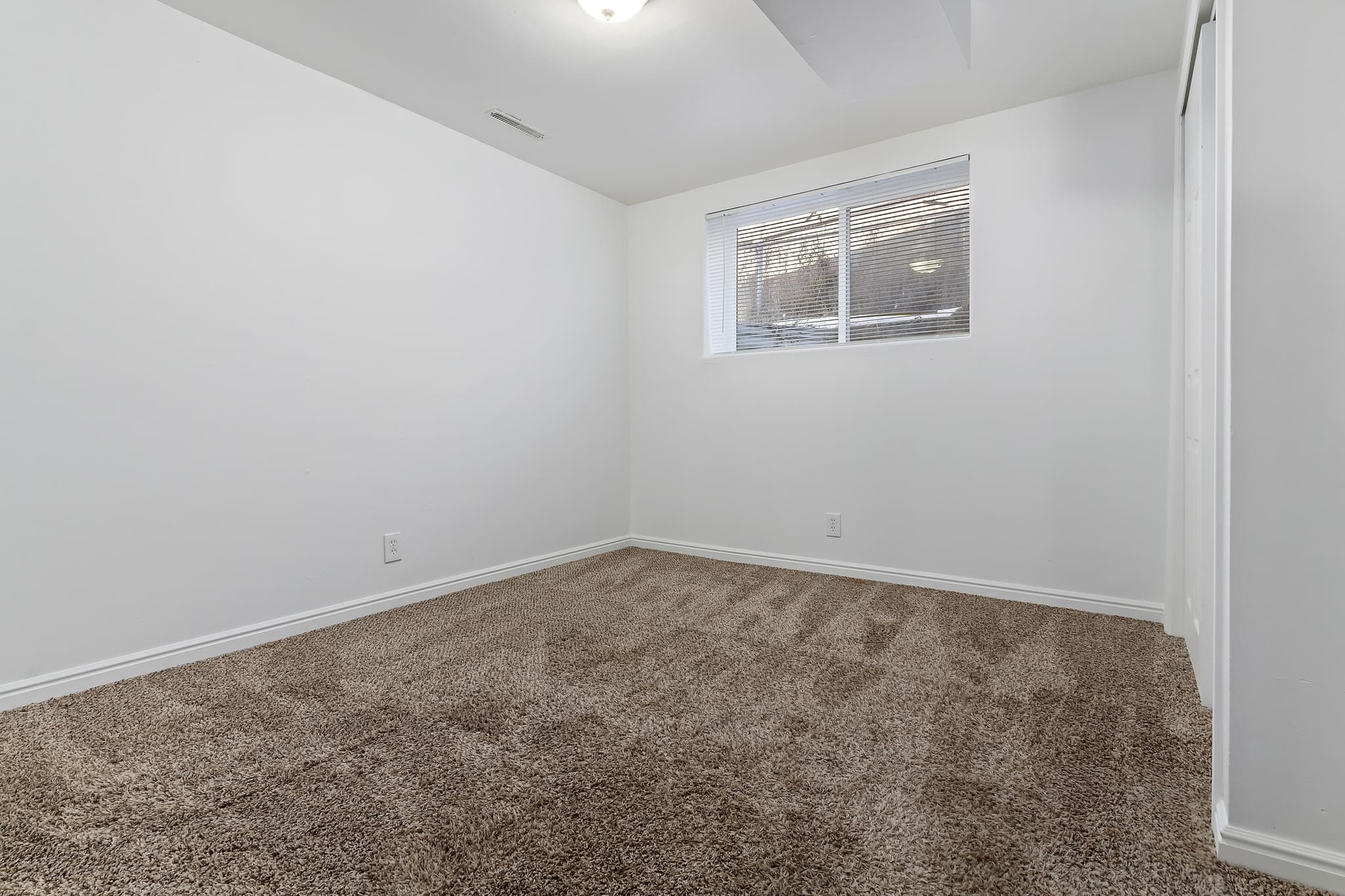 Salt Lake City House: 443 N Dorothea Way
