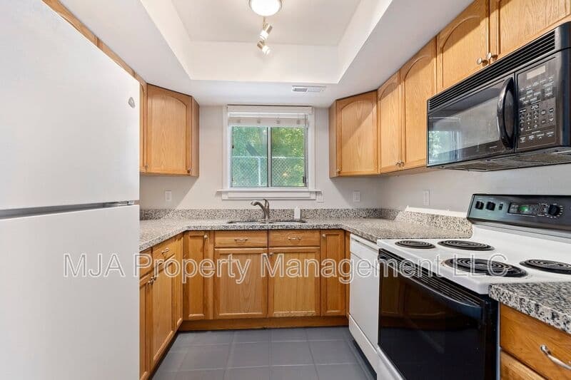 Provo Townhome: 715 N 1050 W