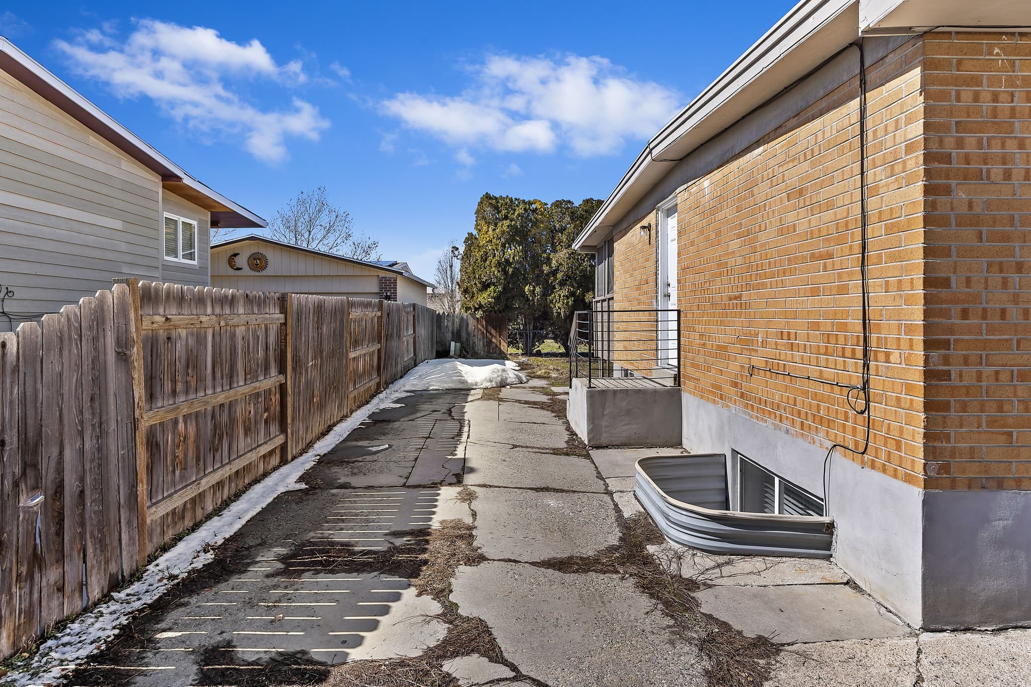 Salt Lake City House: 443 N Dorothea Way
