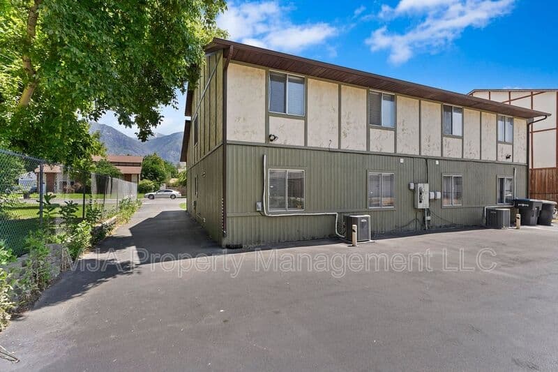 Provo Townhome: 715 N 1050 W