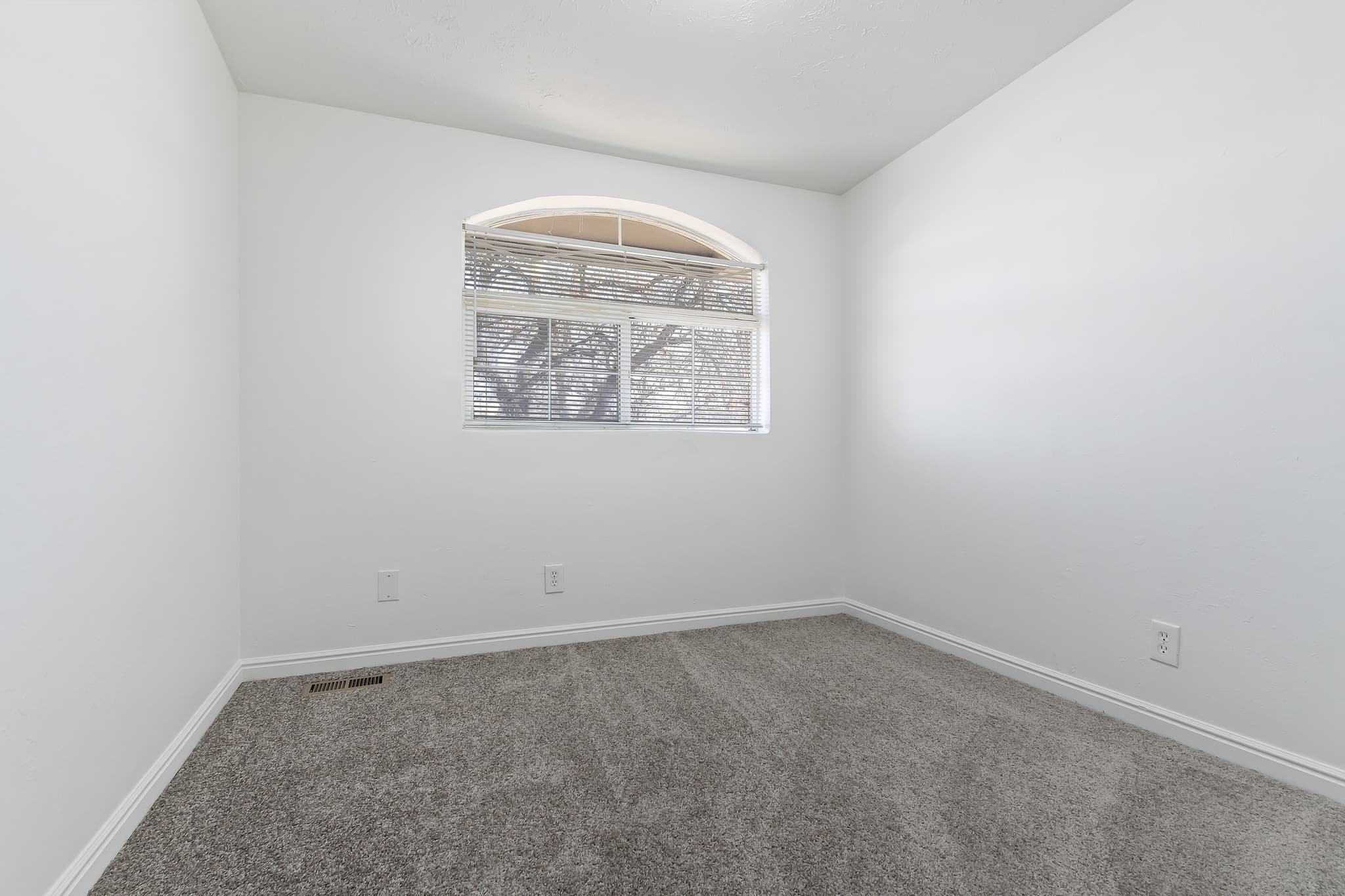 Salt Lake City House: 443 N Dorothea Way