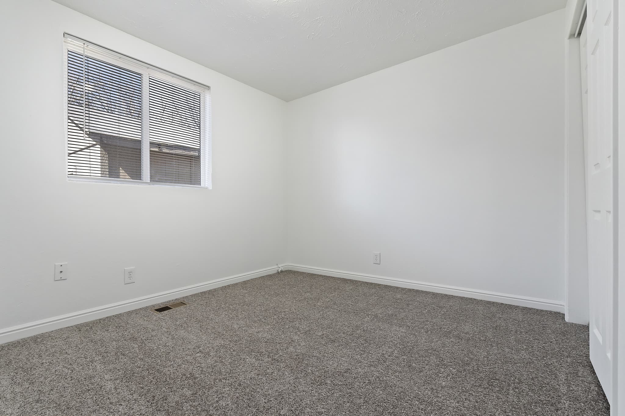 Salt Lake City House: 443 N Dorothea Way