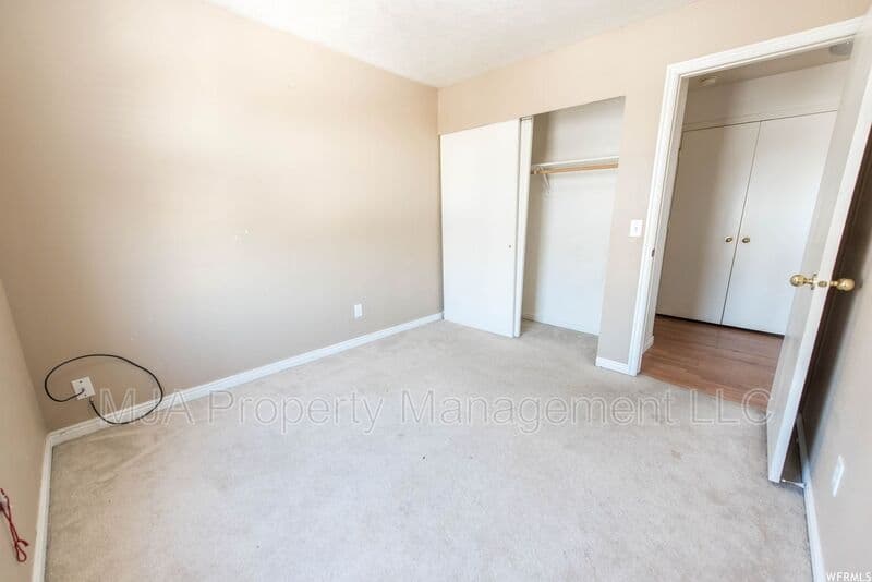 Clearfield House: 2037 N 2125 W