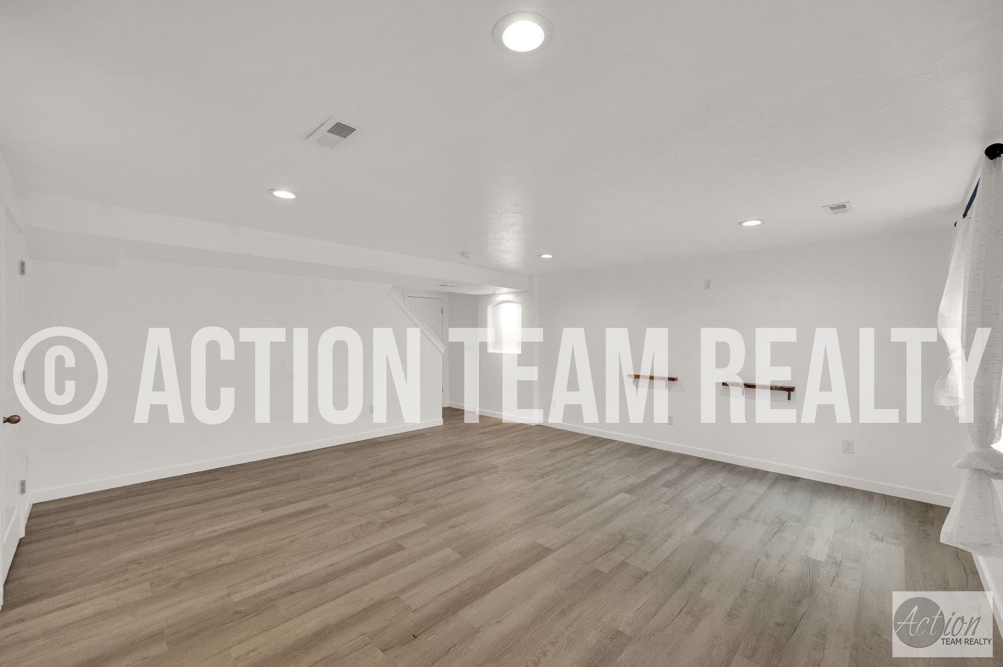 Herriman Townhome: 5113 W Vibrato St