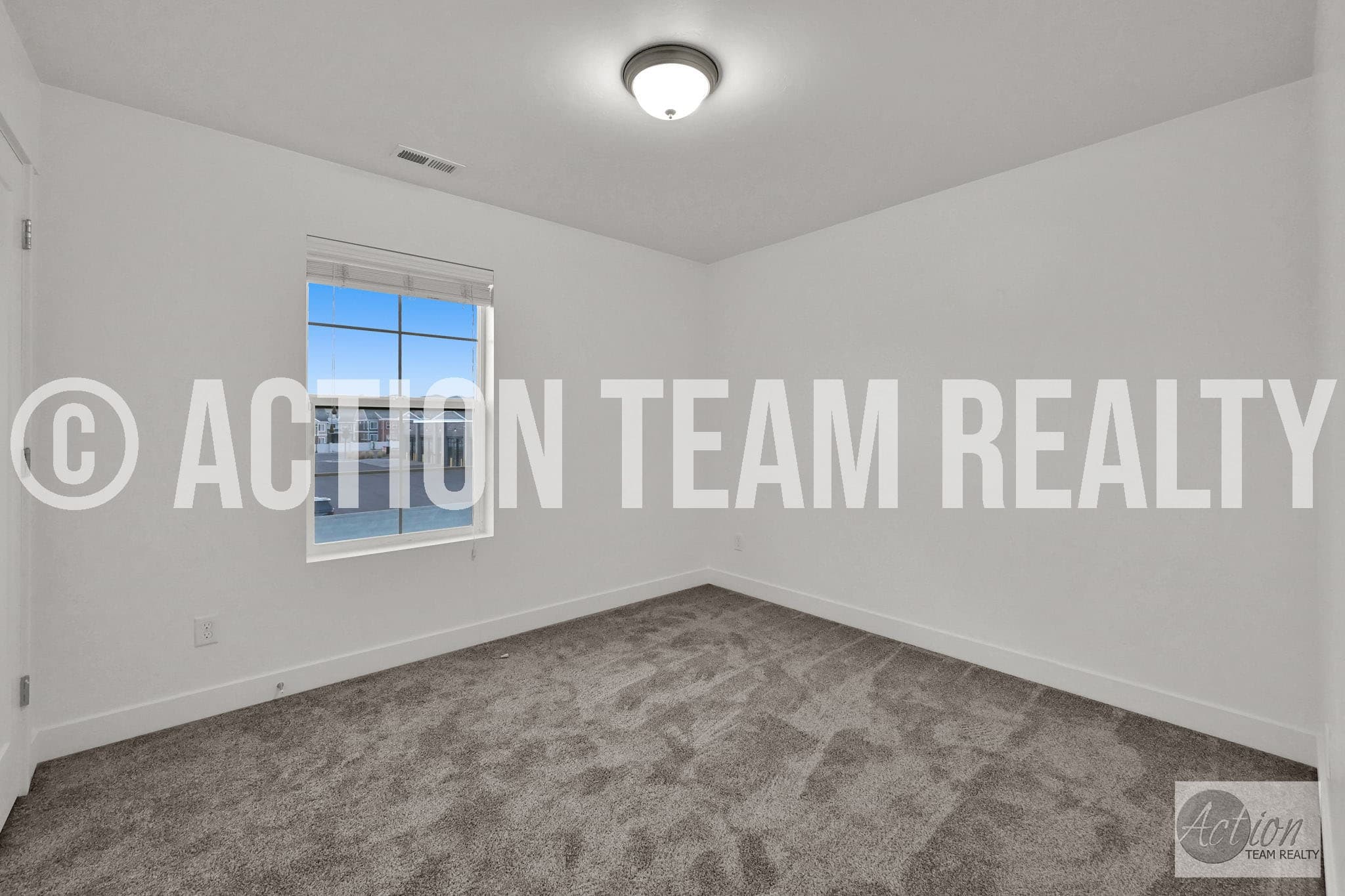 Riverton House: 2147 W Kimber Ln