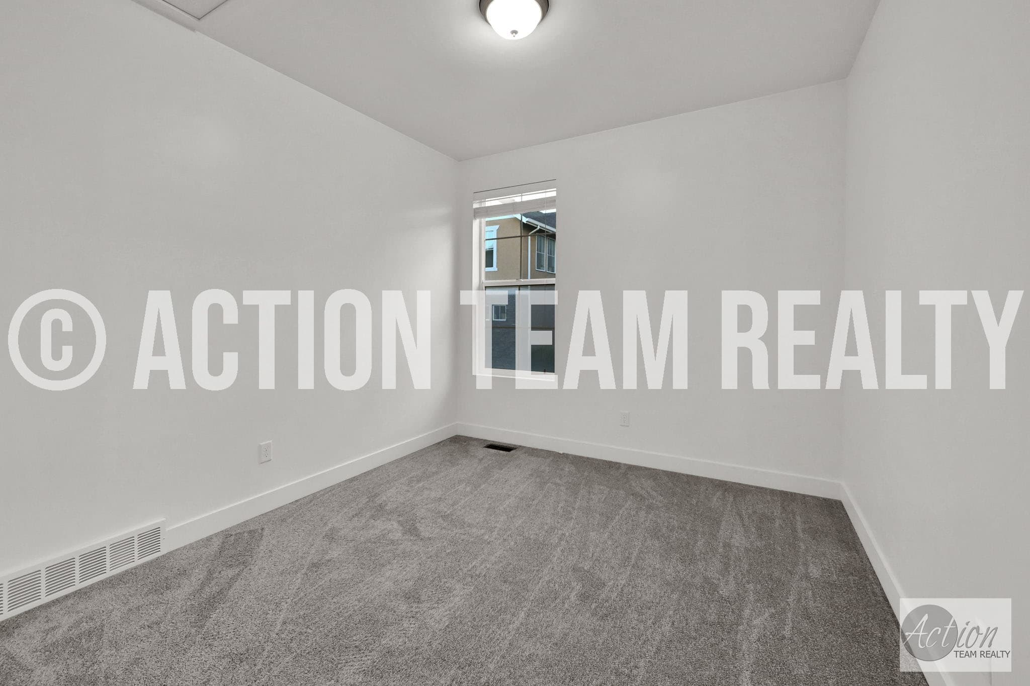 Riverton House: 2147 W Kimber Ln